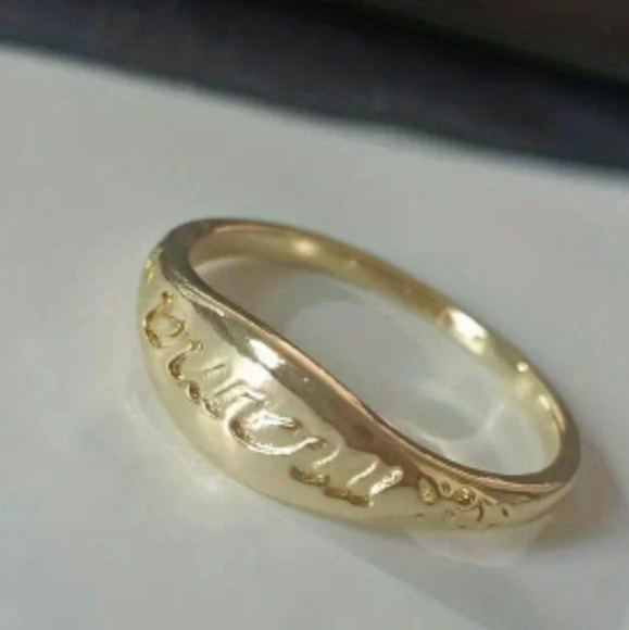 Dainty Mama Ring Size 7 - Picture 7 of 7